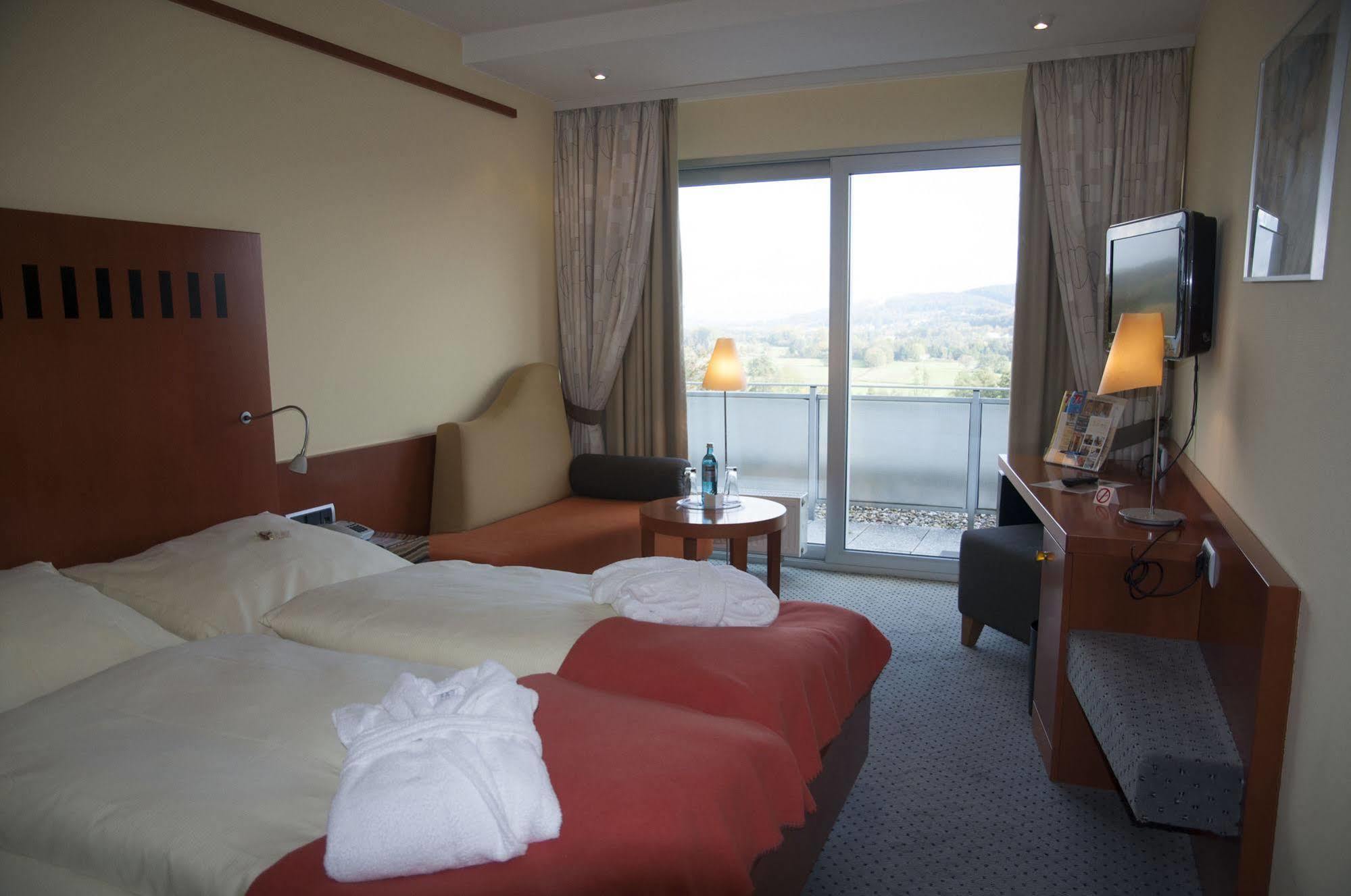 Trip Inn Landhotel Badsoden-Salmuenster Bad Soden-Salmünster Extérieur photo